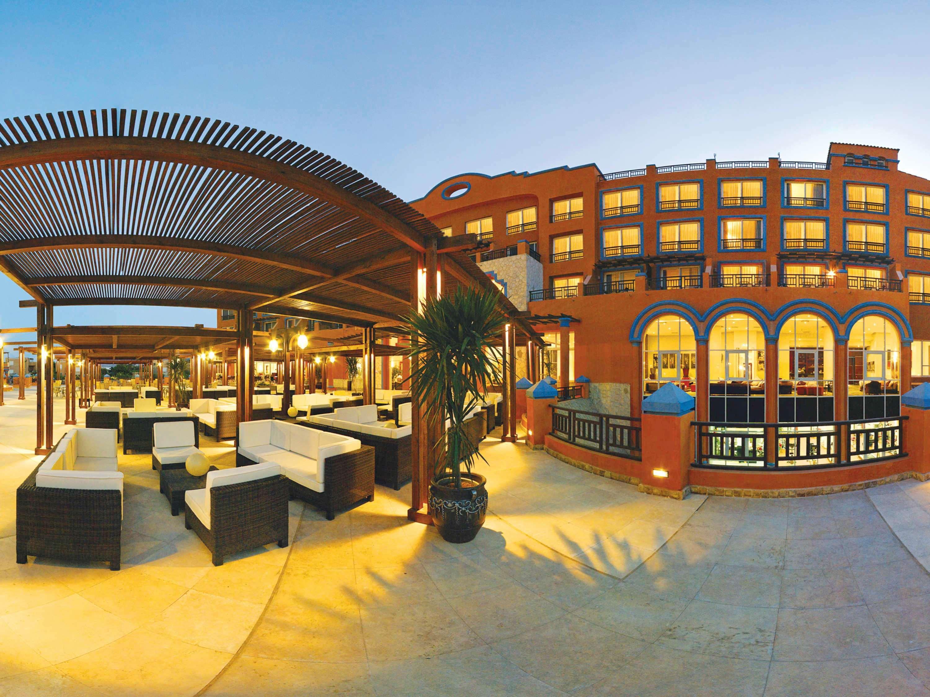 Moevenpick Resort El Sokhna Айн-Сохна Экстерьер фото The hotel's main restaurant