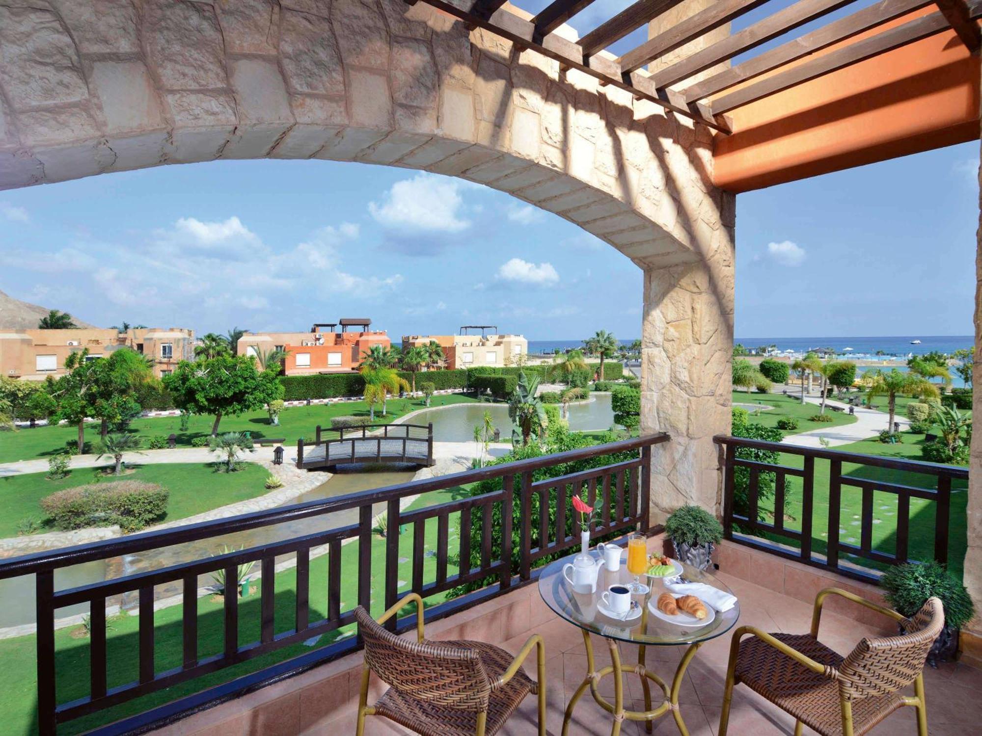 Moevenpick Resort El Sokhna Айн-Сохна Экстерьер фото View from a balcony