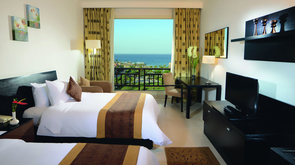 Moevenpick Resort El Sokhna Айн-Сохна Экстерьер фото A room at the Hilton Sharm El Sheikh