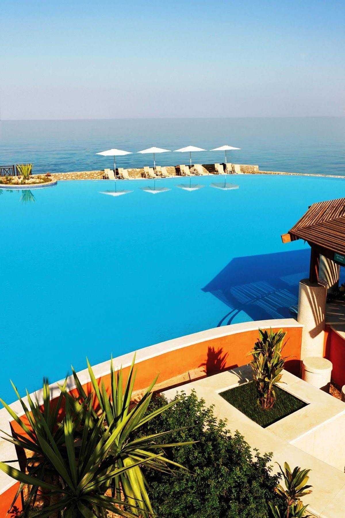 Moevenpick Resort El Sokhna Айн-Сохна Экстерьер фото Infinity pool at the Sheraton Sharm Resort